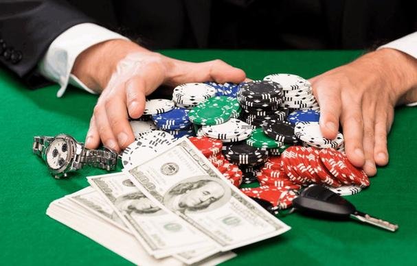 818solts apk Bingo Jackpot ဆုငွေကြီး MMK Myanmar ကစားသူများ ဝမ်းသာနေသောပုံ